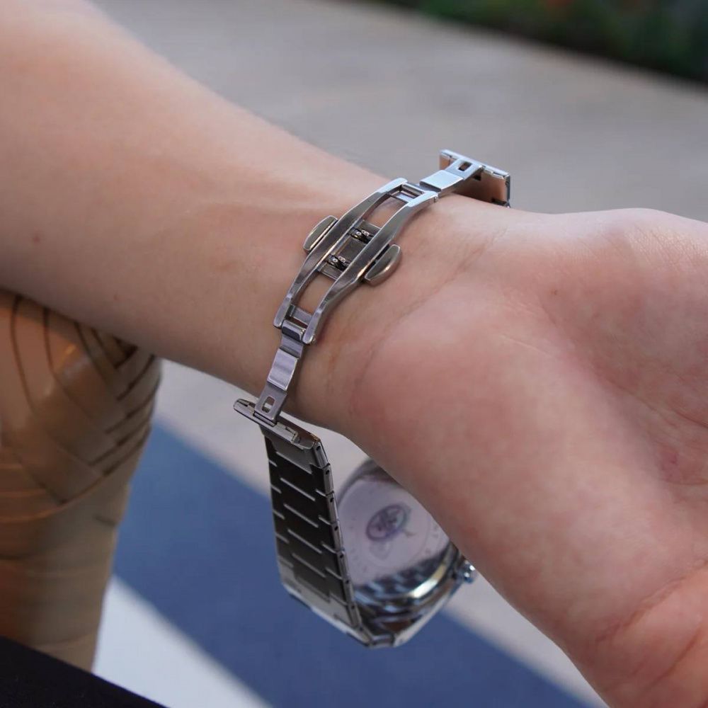 BIAŁEVO ZEGAREK SYGNOWANY